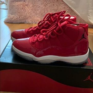 Air Jordan 11 Retro Gym red/black/white